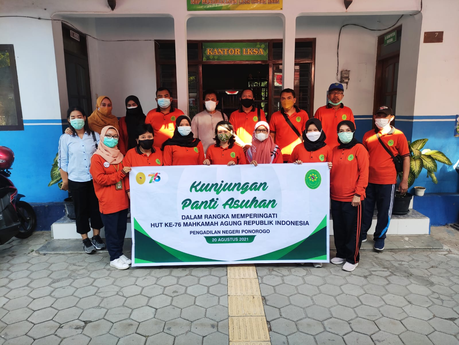 HUT 2