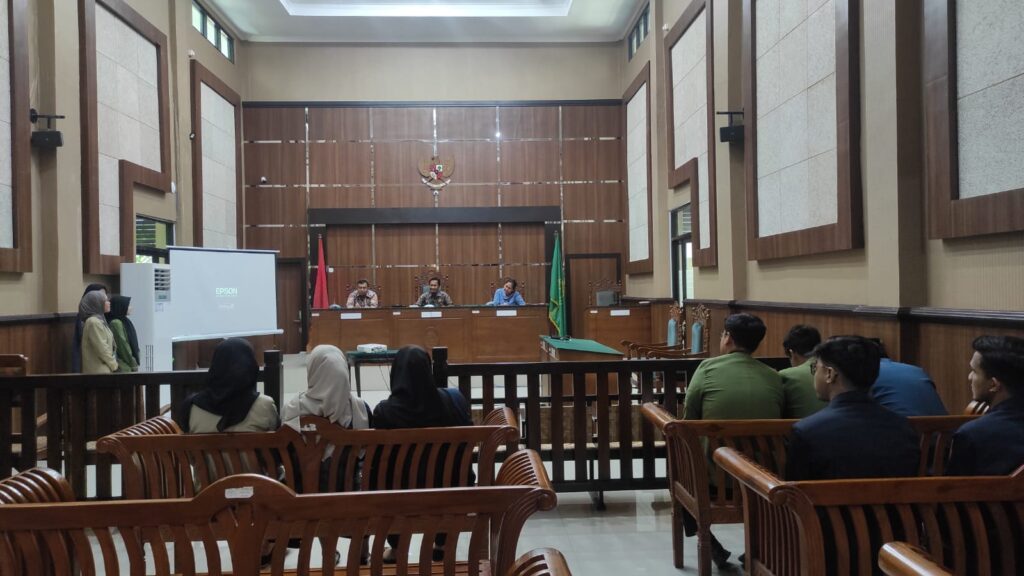 Pembekalan kepada Mahasiswa Magang Oleh Ketua Pengadilan Negeri Ponorogo